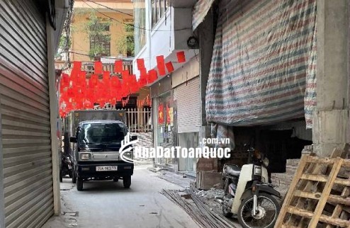 Bán gấp nhà Hồ Tùng Mậu – mặt tiền siêu rộng – 30m ra phố – một nhà ra ô tô – sát nhà ga tầu điện – giá nhỉnh 9 tỷ